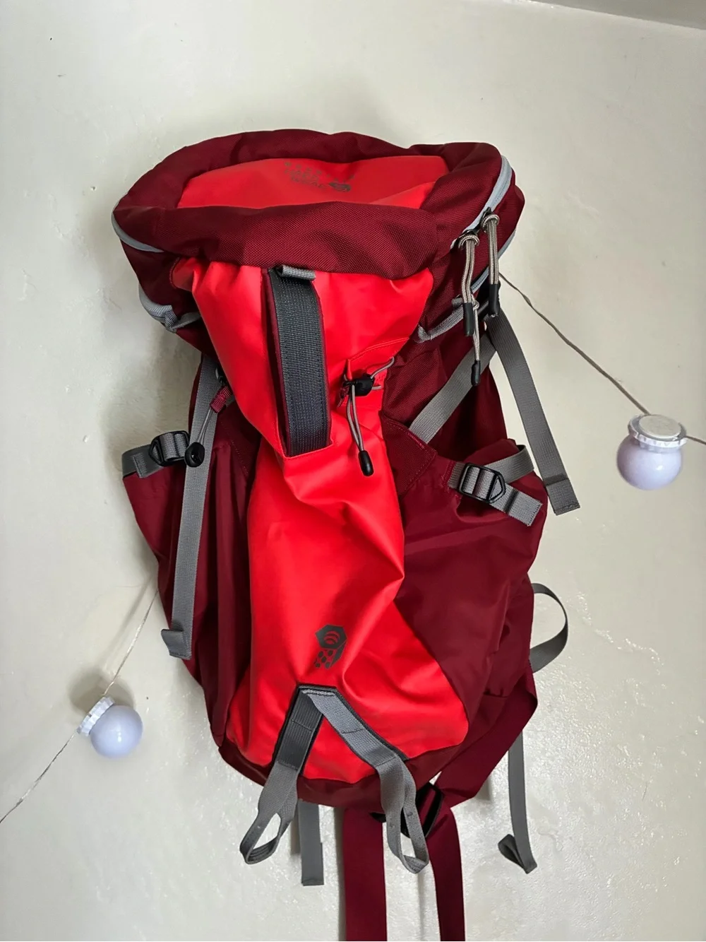 Hard wear hueco 35. Red Men's Hiking Backpack - Durable Outdoor Daypack